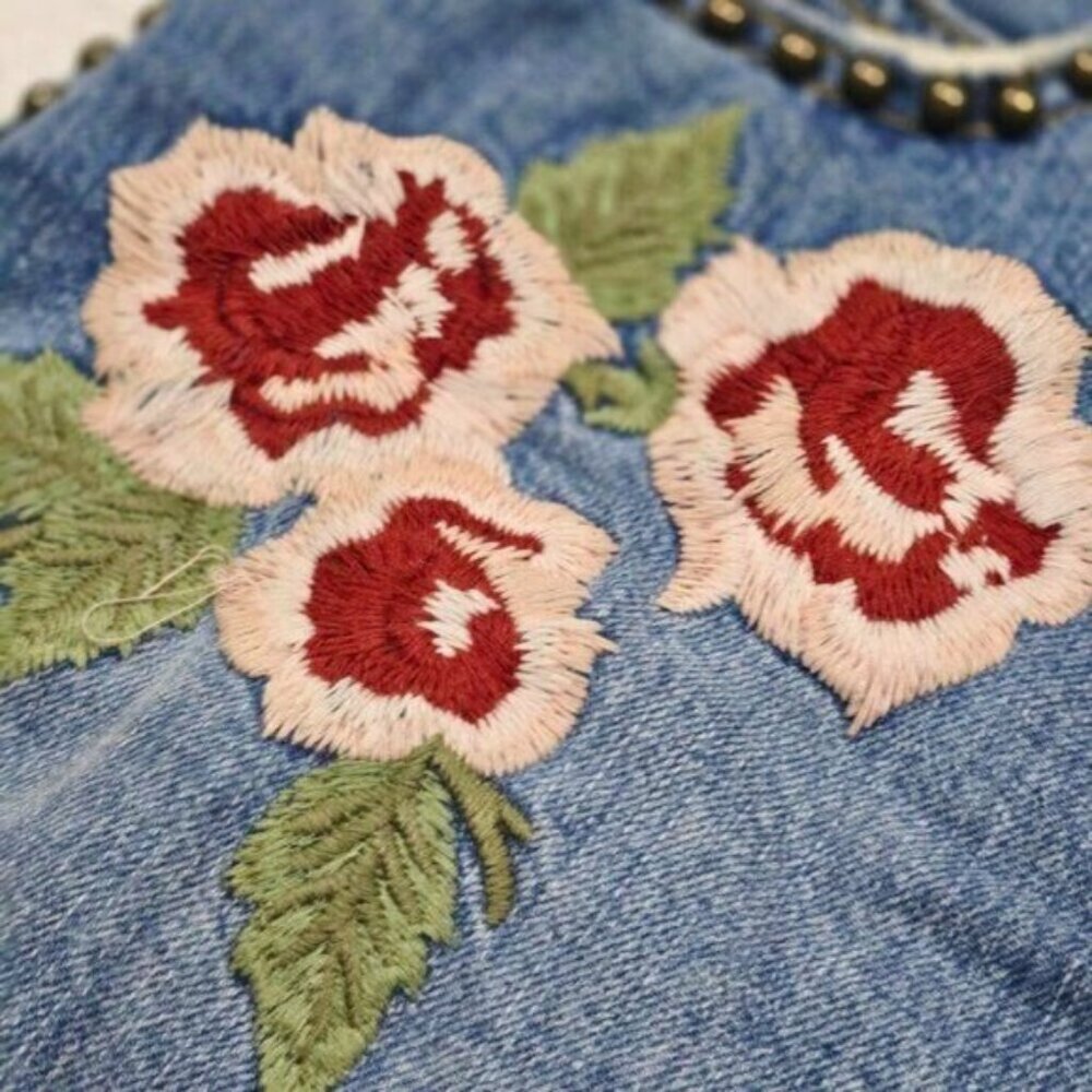 Free People ✦ Denim Mini Skirt ✦ Embroidered Roses Studs Raw Hem Distressed 26 - Picture 10 of 15